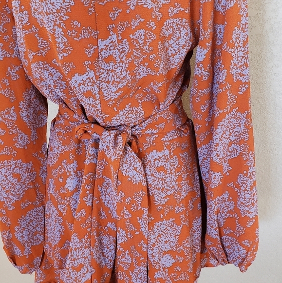 No  brand flora print deep v Neck shirt romper size Medium - Picture 9 of 12